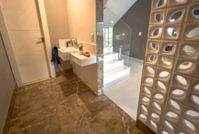 Imagem Casa com 4 Quartos à Venda, 400 m² em São Judas Tadeu - Guarapari Imagem Casa com 4 Quartos à Venda, 400 m² em São Judas Tadeu - Guarapari