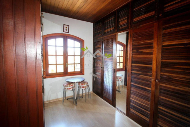 Imagem Casa com 3 Quartos à Venda, 240 m² em Vila Nova Suíça - Campos Do Jordão Imagem Casa com 3 Quartos à Venda, 240 m² em Vila Nova Suíça - Campos Do Jordão