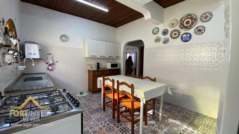 Imagem Imóvel com 5 Quartos à Venda, 200 m² em Canto Do Forte - Praia Grande Imagem Imóvel com 5 Quartos à Venda, 200 m² em Canto Do Forte - Praia Grande
