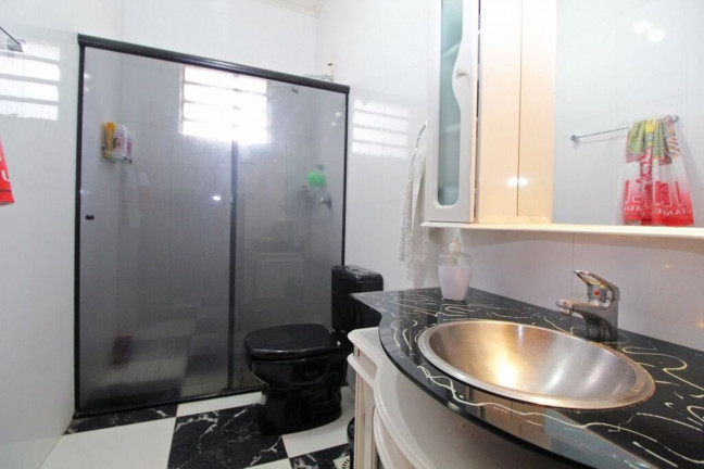 Imagem Casa com 5 Quartos à Venda, em Sarandi - Porto Alegre Imagem Casa com 5 Quartos à Venda, em Sarandi - Porto Alegre