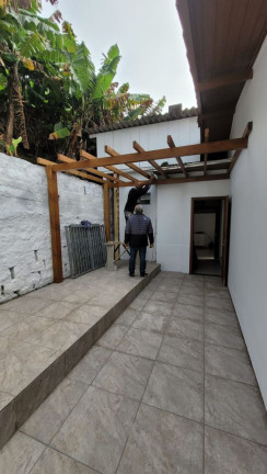 Imagem Casa com 3 Quartos à Venda, em Trindade - Florianópolis Imagem Casa com 3 Quartos à Venda, em Trindade - Florianópolis