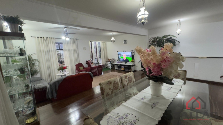 Imagem Casa com 3 Quartos à Venda, 234 m² em Embaré - Santos Imagem Casa com 3 Quartos à Venda, 234 m² em Embaré - Santos