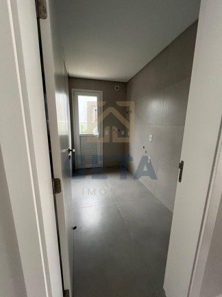 Imagem Sobrado com 4 Quartos à Venda, 270 m² em Santa Regina - Camboriú Imagem Sobrado com 4 Quartos à Venda, 270 m² em Santa Regina - Camboriú