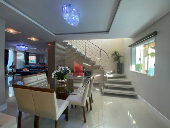 Sobrado com 3 Quartos à Venda, 350 m² em Ressacada - Itajaí