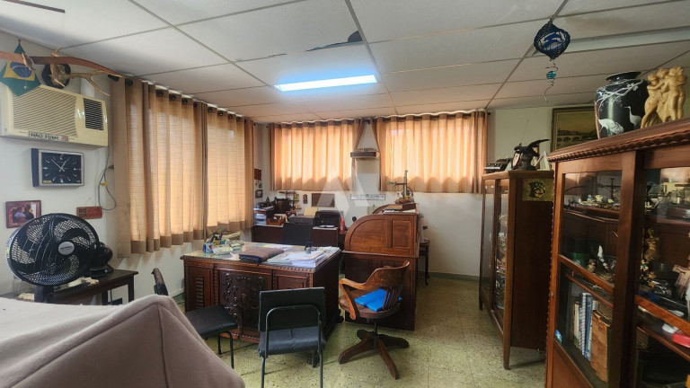 Imagem Casa com 5 Quartos à Venda, 500 m² em Embaré - Santos Imagem Casa com 5 Quartos à Venda, 500 m² em Embaré - Santos