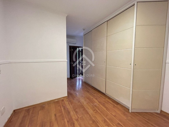 Imagem Casa de Condomínio com 3 Quartos à Venda, 269 m² em Campo Belo - São Paulo