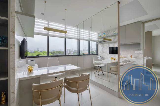 Sala Comercial à Venda, 94 m² em Batel - Curitiba