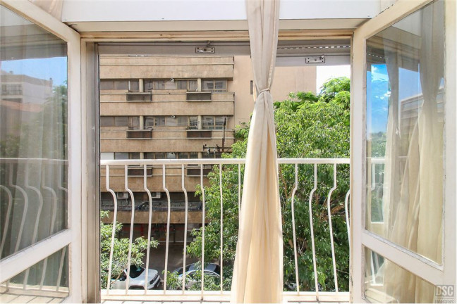 Imagem Imóvel com 3 Quartos à Venda, em Rio Branco - Porto Alegre Imagem Imóvel com 3 Quartos à Venda, em Rio Branco - Porto Alegre