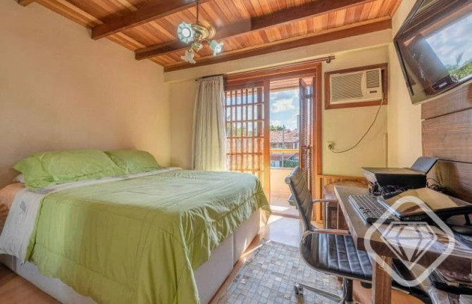 Imagem Casa de Condomínio com 3 Quartos à Venda, em Cavalhada - Porto Alegre Imagem Casa de Condomínio com 3 Quartos à Venda, em Cavalhada - Porto Alegre