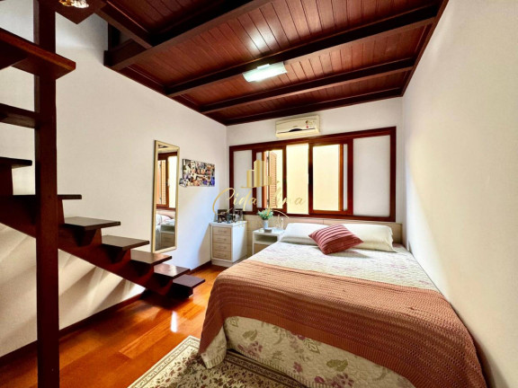 Imagem Casa com 3 Quartos à Venda, 210 m² em Balneário - Florianópolis Imagem Casa com 3 Quartos à Venda, 210 m² em Balneário - Florianópolis