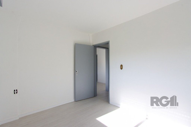 Imagem Imóvel com 2 Quartos à Venda, 110 m² em Camaquã - Porto Alegre Imagem Imóvel com 2 Quartos à Venda, 110 m² em Camaquã - Porto Alegre