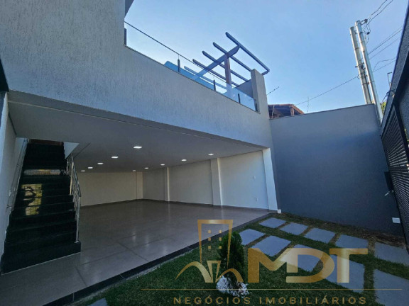 Imagem Casa com 3 Quartos à Venda, 190 m² em Santa Amélia - Belo Horizonte Imagem Casa com 3 Quartos à Venda, 190 m² em Santa Amélia - Belo Horizonte