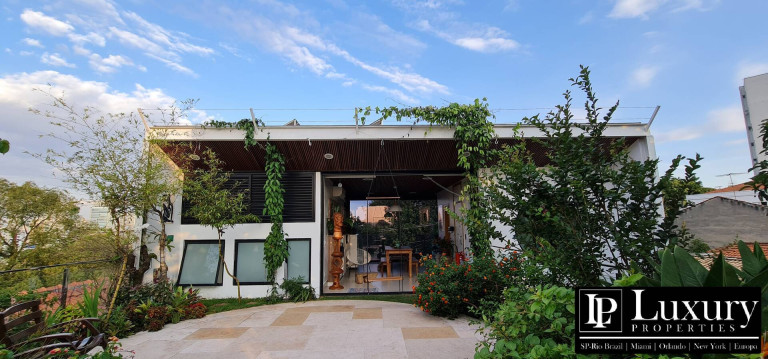 Imagem Casa com 4 Quartos à Venda,  em Vila Ipojuca - São Paulo