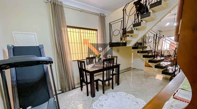 Casa com 4 Quartos à Venda, 200 m² em Vila Oratório - São Paulo