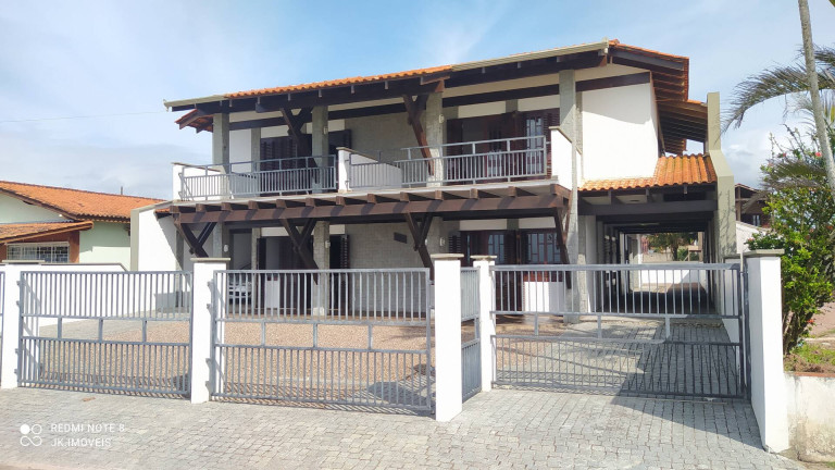 Imagem Sobrado com 6 Quartos à Venda, 499 m² em Balneário Uirapuru - Itapoá Imagem Sobrado com 6 Quartos à Venda, 499 m² em Balneário Uirapuru - Itapoá