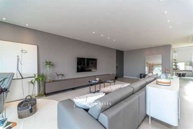 Imagem Casa com 5 Quartos à Venda, 458 m² em Praia Do Estaleiro - Balneário Camboriú Imagem Casa com 5 Quartos à Venda, 458 m² em Praia Do Estaleiro - Balneário Camboriú