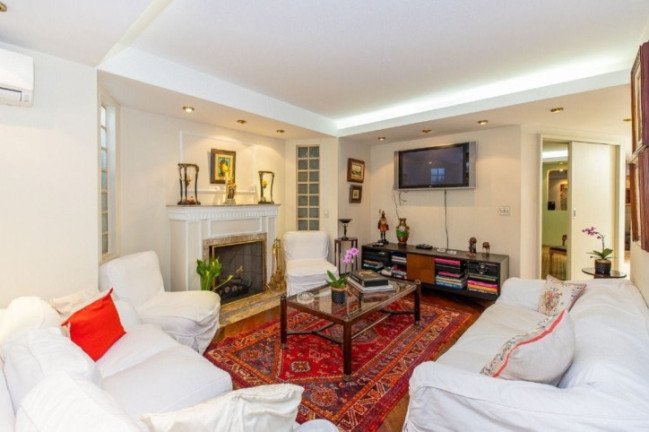 Imagem Casa com 3 Quartos à Venda, em Sumaré - São Paulo Imagem Casa com 3 Quartos à Venda, em Sumaré - São Paulo