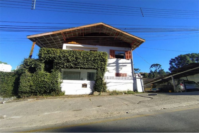 Casa com 4 Quartos à Venda,  em Campos Do Jordão - Campos Do Jordão