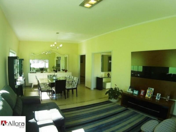 Imagem Casa com 3 Quartos à Venda, 450 m² em Centro - Pouso Alegre Imagem Casa com 3 Quartos à Venda, 450 m² em Centro - Pouso Alegre