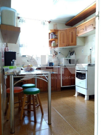 Imagem Casa com 5 Quartos à Venda, 260 m² em Vila Ipiranga - Porto Alegre Imagem Casa com 5 Quartos à Venda, 260 m² em Vila Ipiranga - Porto Alegre