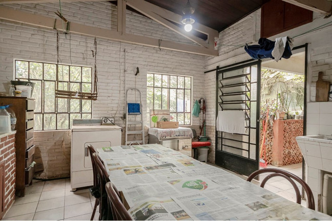 Imagem Casa com 5 Quartos à Venda, 164 m² em Cristal - Porto Alegre Imagem Casa com 5 Quartos à Venda, 164 m² em Cristal - Porto Alegre