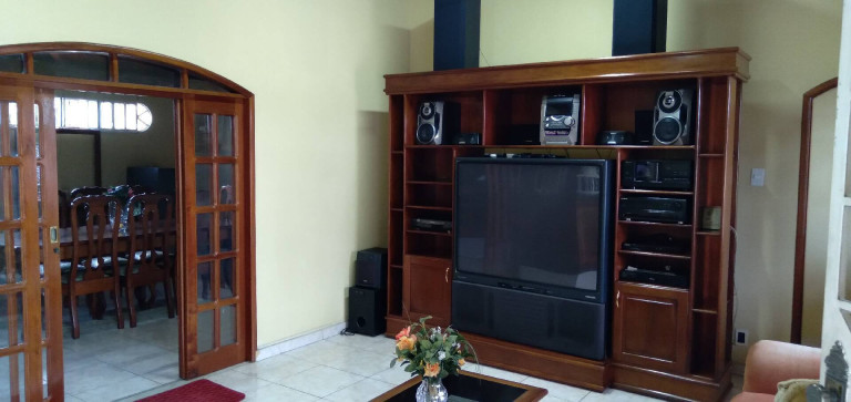 Imagem Casa com 4 Quartos à Venda, 510 m² em Aleixo - Manaus Imagem Casa com 4 Quartos à Venda, 510 m² em Aleixo - Manaus