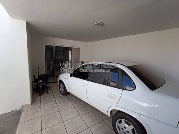Imagem Casa com 3 Quartos à Venda, 297 m² em Bom Jesus - Uberlândia Imagem Casa com 3 Quartos à Venda, 297 m² em Bom Jesus - Uberlândia