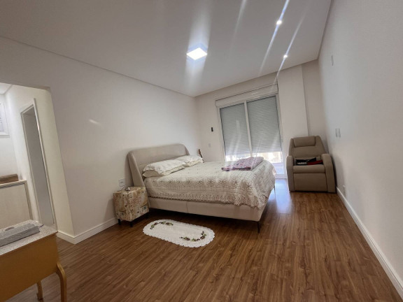 Imagem Sobrado com 3 Quartos à Venda, 237 m² em Cascavel