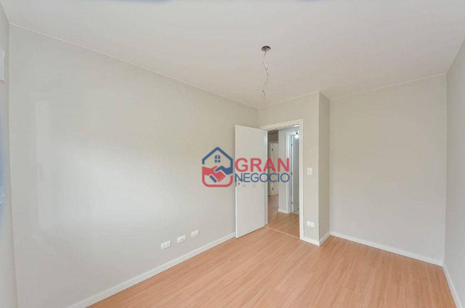 Imagem Sobrado com 3 Quartos à Venda, 121 m² em Xaxim - Curitiba Imagem Sobrado com 3 Quartos à Venda, 121 m² em Xaxim - Curitiba