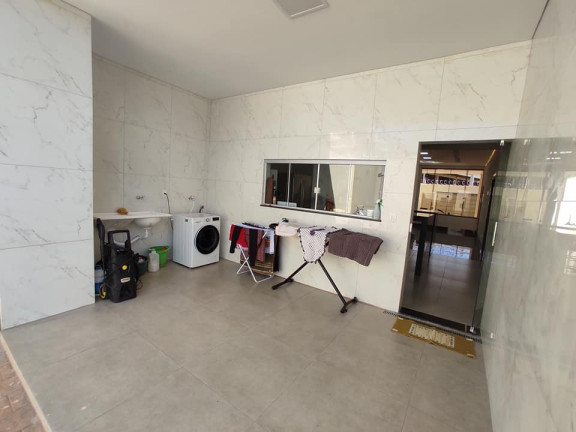 Imagem Imóvel com 
            	3             Quartos à Venda, 170 m² em 
            	Chacara Sao Pedro             - 
            	Aparecida De Goiania            