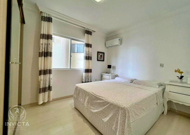Imagem Apartamento com 3 Quartos à Venda, 205 m² em Centro - Balneário Camboriú Imagem Apartamento com 3 Quartos à Venda, 205 m² em Centro - Balneário Camboriú