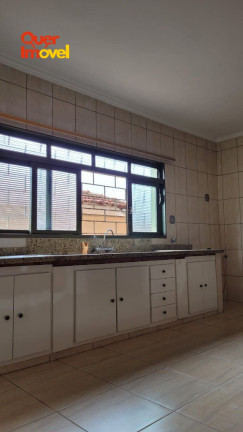 Imagem Casa com 3 Quartos à Venda, em Centro - Cravinhos Imagem Casa com 3 Quartos à Venda, em Centro - Cravinhos