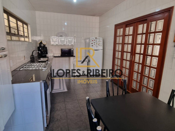 Imagem Sobrado com 3 Quartos à Venda, 176 m² em Centro - Botucatu Imagem Sobrado com 3 Quartos à Venda, 176 m² em Centro - Botucatu
