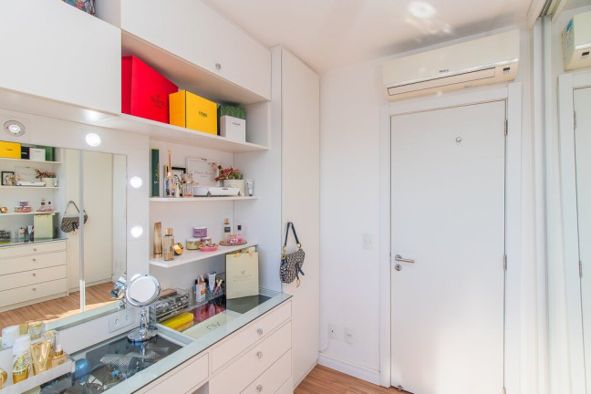 Imagem Apartamento com 2 Quartos à Venda, 129 m² em Cristal - Porto Alegre Imagem Apartamento com 2 Quartos à Venda, 129 m² em Cristal - Porto Alegre