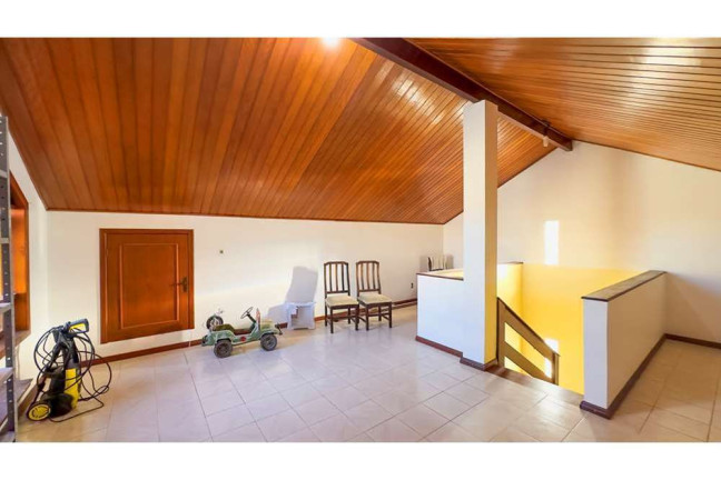 Imagem Casa com 4 Quartos à Venda, 307 m² em Partenon - Porto Alegre Imagem Casa com 4 Quartos à Venda, 307 m² em Partenon - Porto Alegre