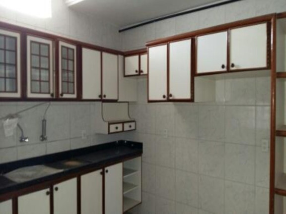 Imagem Imóvel com 7 Quartos à Venda, 270 m² em Serrinha - Fortaleza Imagem Imóvel com 7 Quartos à Venda, 270 m² em Serrinha - Fortaleza