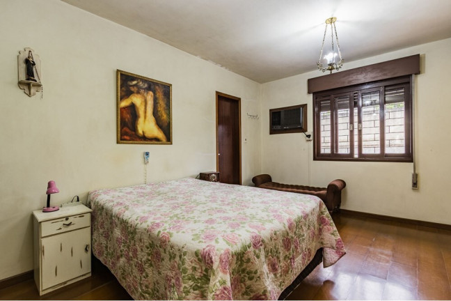 Imagem Casa com 3 Quartos à Venda, 329 m² em Vila Ipiranga - Porto Alegre Imagem Casa com 3 Quartos à Venda, 329 m² em Vila Ipiranga - Porto Alegre