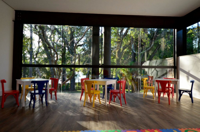 Imagem Imóvel com 4 Quartos à Venda, em Ipanema - Porto Alegre Imagem Imóvel com 4 Quartos à Venda, em Ipanema - Porto Alegre