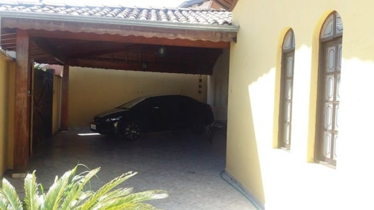 Imagem Casa com 3 Quartos à Venda, 178 m² em Santana - Pindamonhangaba Imagem Casa com 3 Quartos à Venda, 178 m² em Santana - Pindamonhangaba
