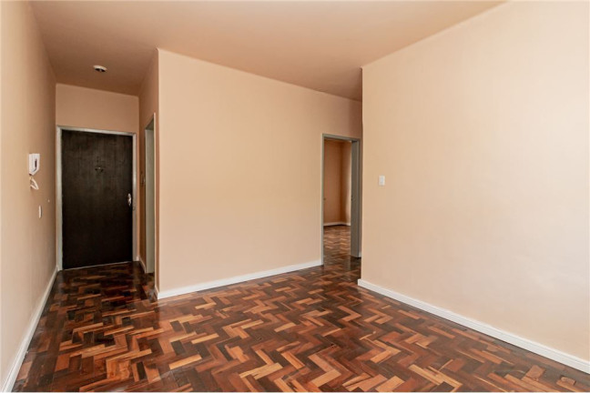 Imagem Imóvel com 2 Quartos à Venda,  em Passo Da Areia - Porto Alegre