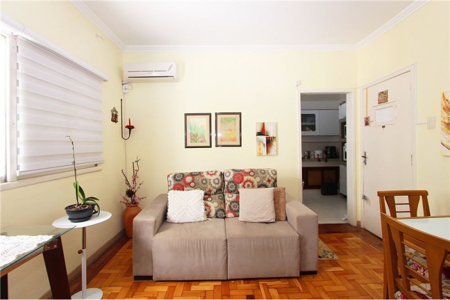 Imagem Imóvel com 2 Quartos à Venda, em Petrópolis - Porto Alegre Imagem Imóvel com 2 Quartos à Venda, em Petrópolis - Porto Alegre