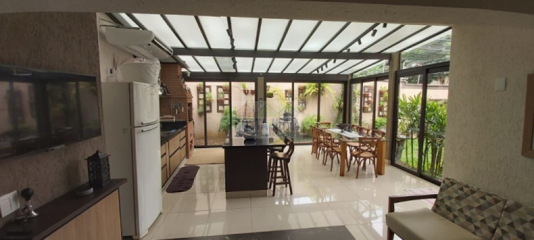 Imagem Casa com 4 Quartos à Venda, 373 m² Imagem Casa com 4 Quartos à Venda, 373 m²