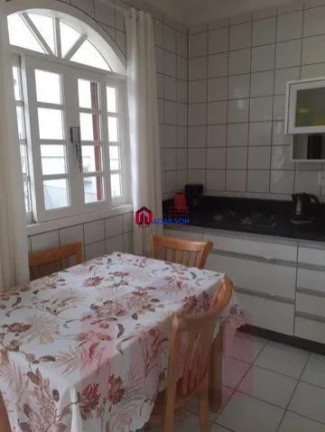 Imagem Imóvel com 4 Quartos à Venda, 