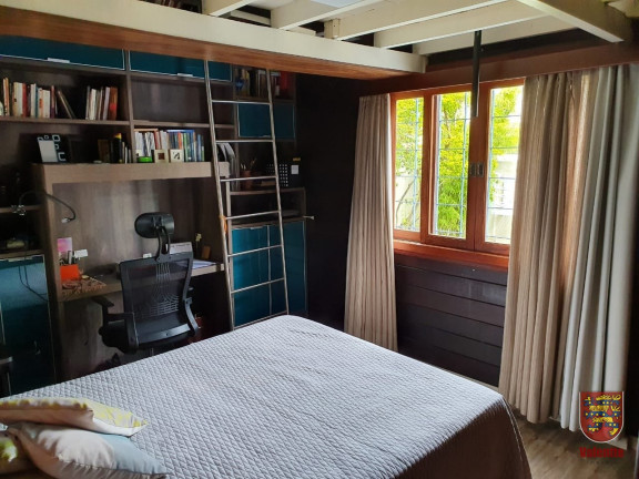 Imagem Casa com 4 Quartos à Venda, em Lagoa Da Conceição - Florianópolis Imagem Casa com 4 Quartos à Venda, em Lagoa Da Conceição - Florianópolis