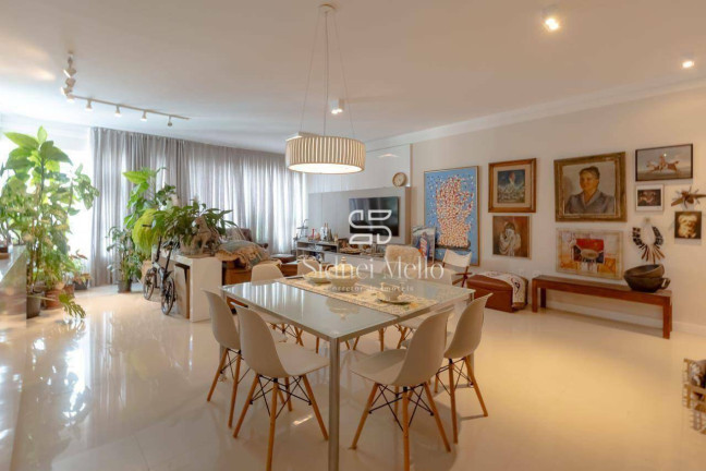 Apartamento com 3 Quartos à Venda, 135 m² em 2 Quadra Centro - Balneário Camboriú