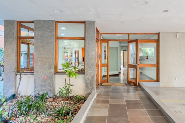 Imagem Imóvel com 3 Quartos à Venda, 121 m² em Auxiliadora - Porto Alegre Imagem Imóvel com 3 Quartos à Venda, 121 m² em Auxiliadora - Porto Alegre
