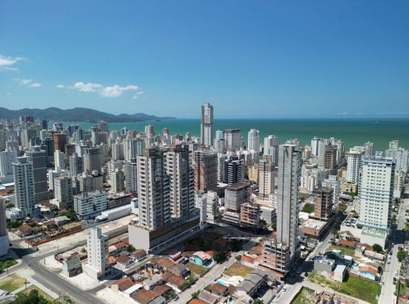 Imagem Imóvel com 4 Quartos à Venda, em Meia Praia - Itapema Imagem Imóvel com 4 Quartos à Venda, em Meia Praia - Itapema