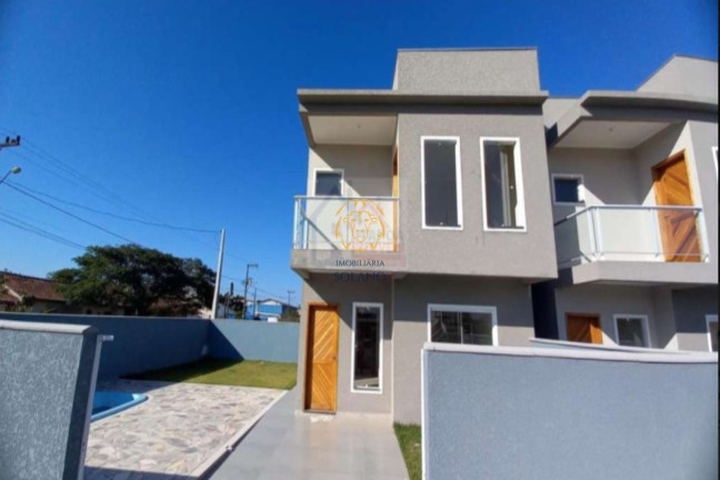 Sobrado com 3 Quartos à Venda,  em São José 2 - Itapoá