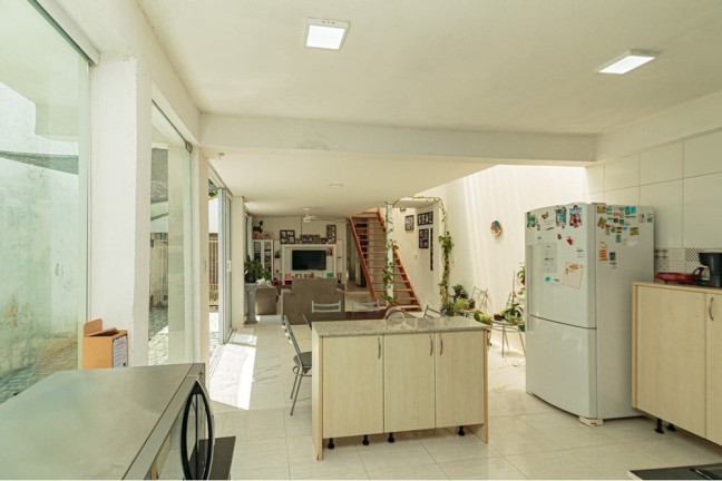 Imagem Casa com 3 Quartos à Venda, 177 m² em Menino Deus - Porto Alegre Imagem Casa com 3 Quartos à Venda, 177 m² em Menino Deus - Porto Alegre