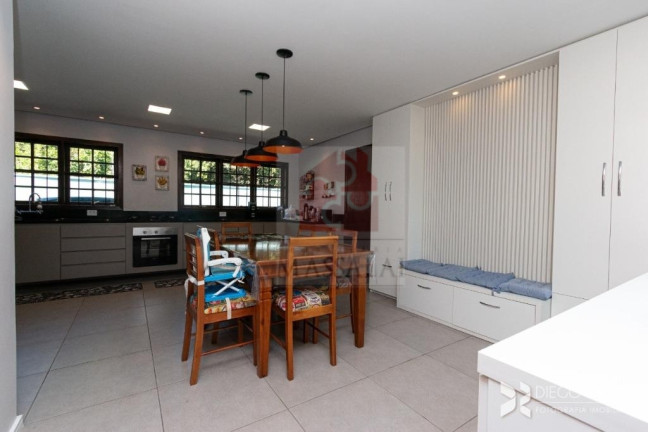 Imagem Casa com 3 Quartos à Venda, 330 m² em Ipanema - Porto Alegre Imagem Casa com 3 Quartos à Venda, 330 m² em Ipanema - Porto Alegre